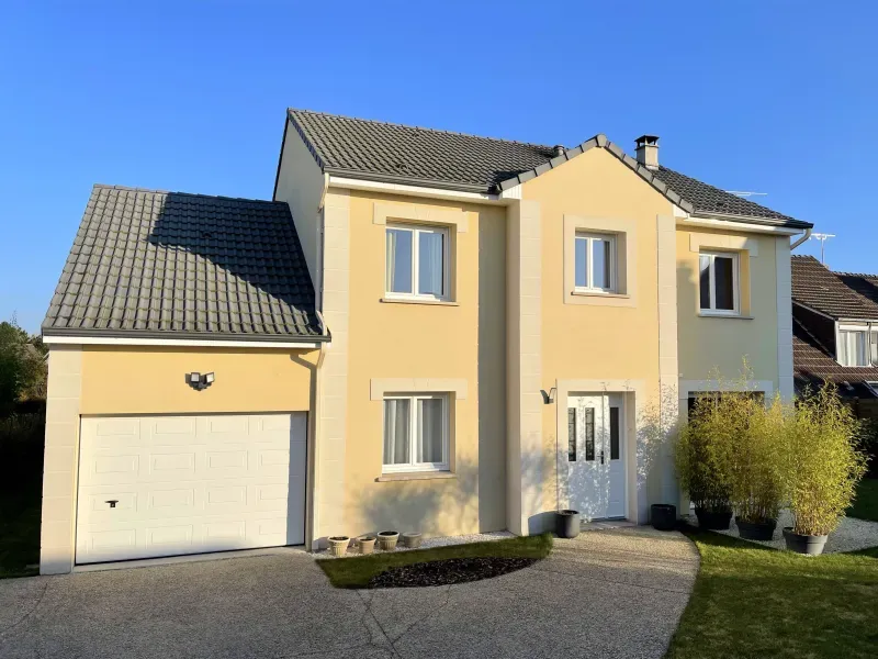 Maison contemporaine à Saint-Brice-Courcelles (51370)
